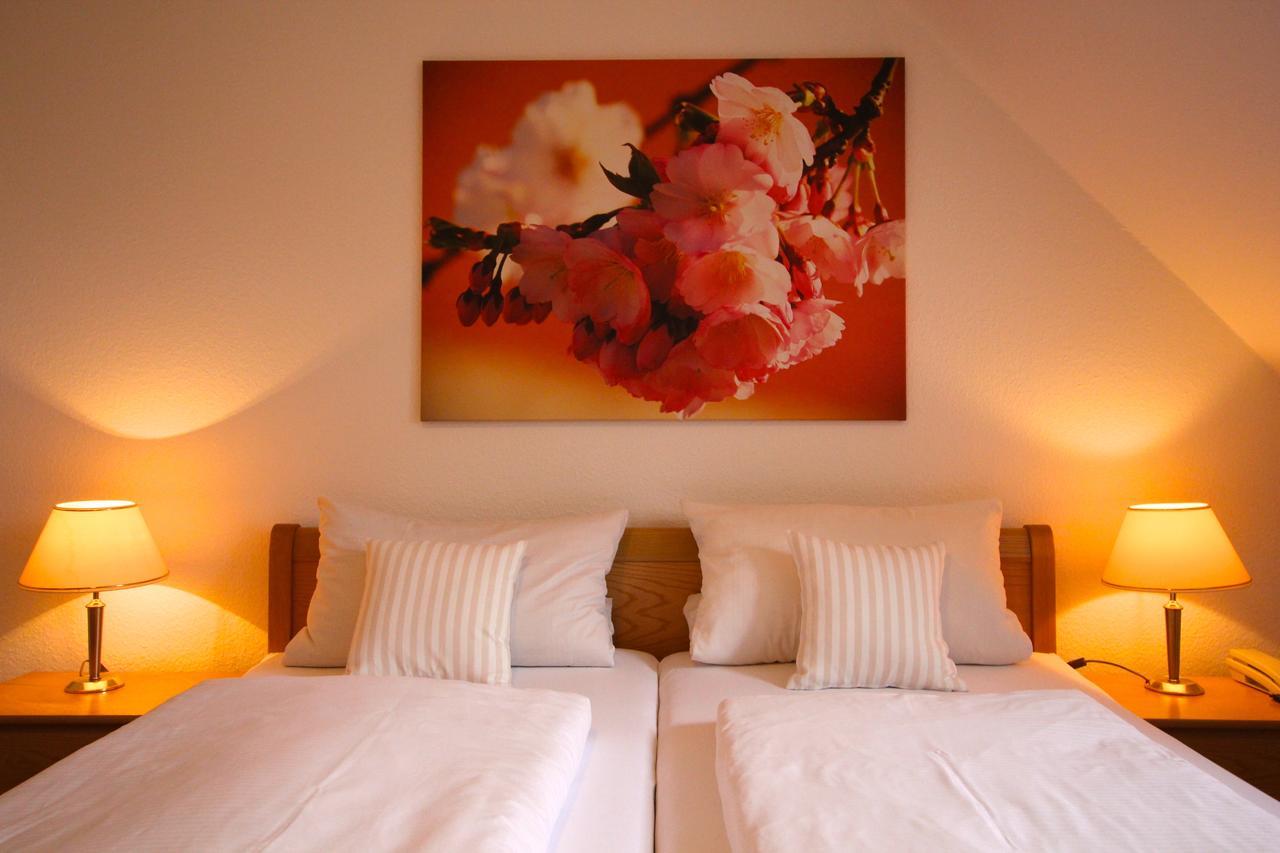 Hotel Waldgasthof Schoening Friesoythe Ruang foto
